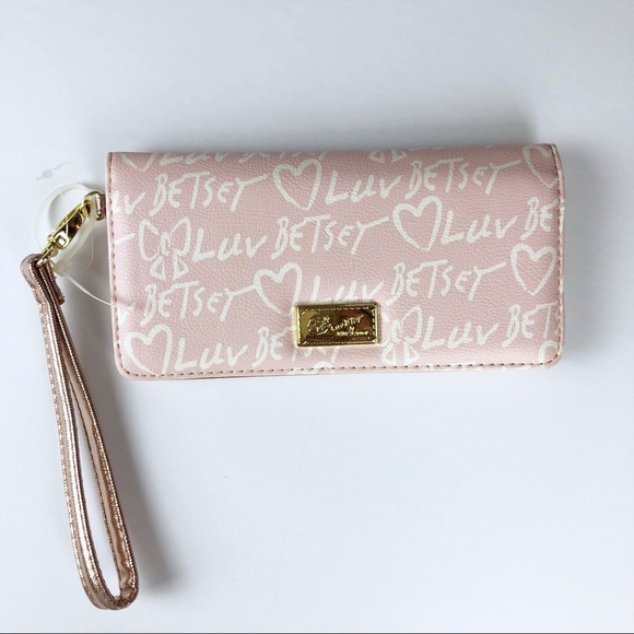 Betsey Johnson Handbags - NWOT Luv Betsey Johnson Wristlet Wallet Clutch